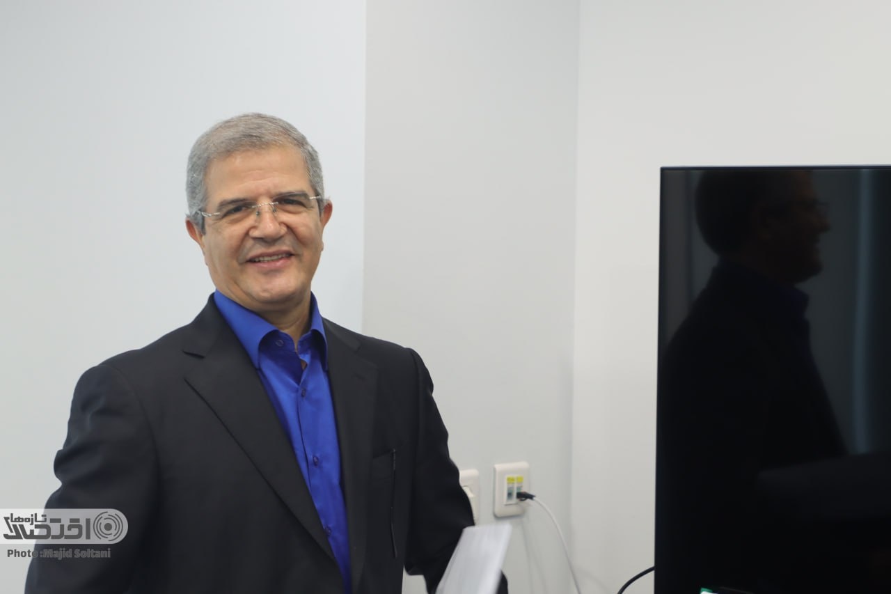 با وجود مسائل سیاسی عملکرد تیم بانک مرکزی درخشان بود با وجود مسائل سیاسی عملکرد تیم بانک مرکزی درخشان بود