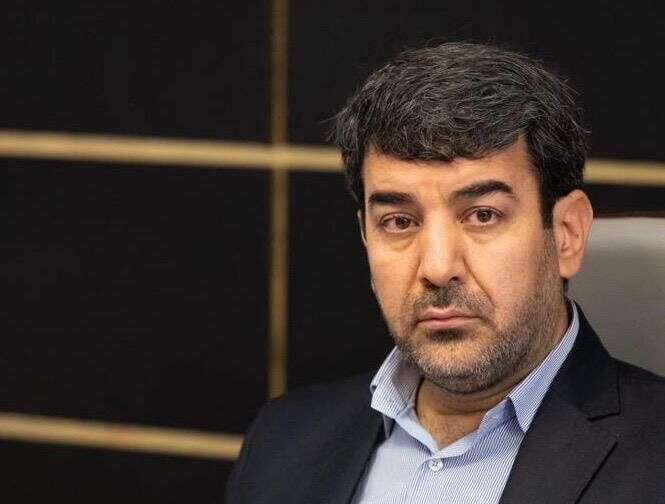 مسئولان بانک مرکزی در شرایط سخت سیاسی و اقتصادی کار میکنند مسئولان بانک مرکزی در شرایط سخت سیاسی و اقتصادی کار میکنند