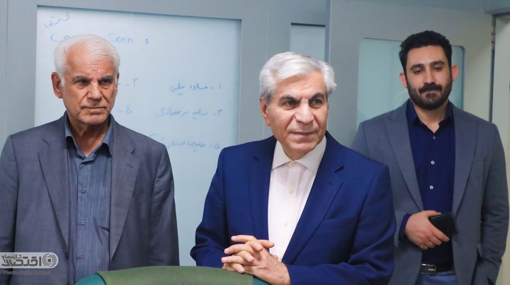 بازدید روسای کل اسبق بانک مرکزی از موسسه مطبوعاتی بازار پول و ارز