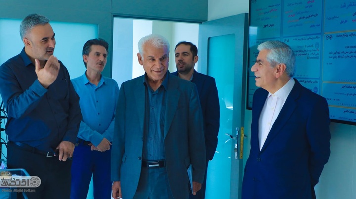 بازدید روسای کل اسبق بانک مرکزی از موسسه مطبوعاتی بازار پول و ارز
