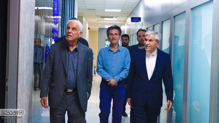 بازدید روسای کل اسبق بانک مرکزی از موسسه مطبوعاتی بازار پول و ارز