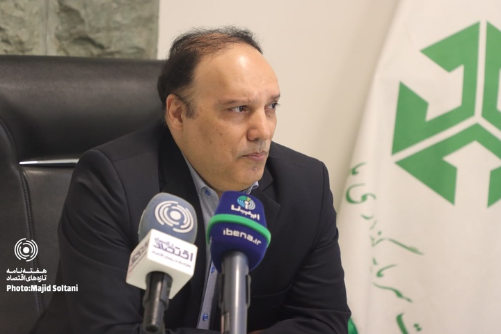 فرهاد حنیفی