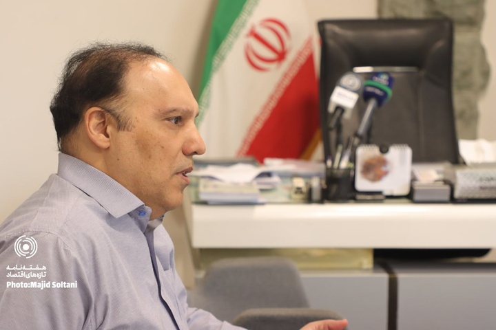 فرهاد حنیفی