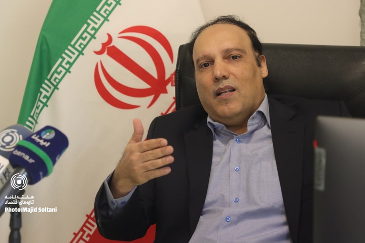 فرهاد حنیفی