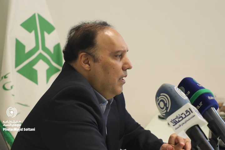 فرهاد حنیفی