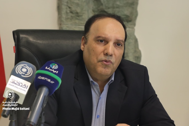 فرهاد حنیفی