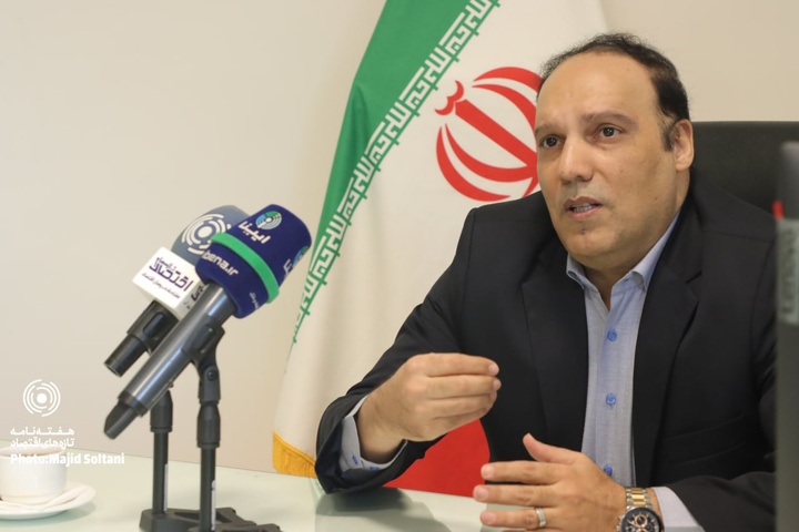 فرهاد حنیفی