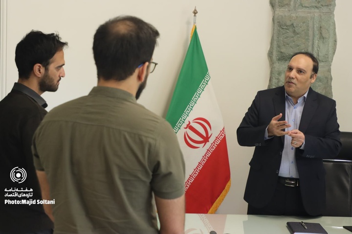 فرهاد حنیفی