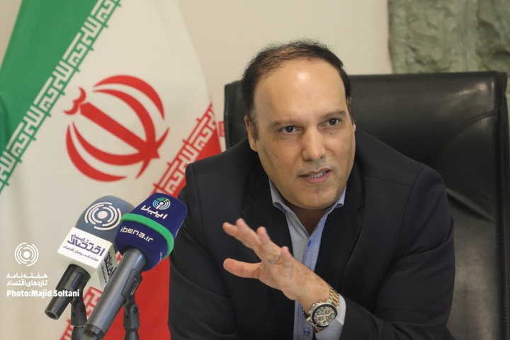 فرهاد حنیفی