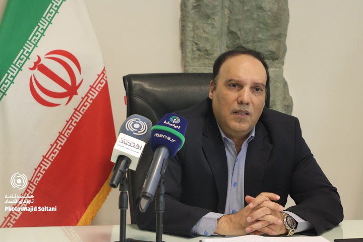 فرهاد حنیفی