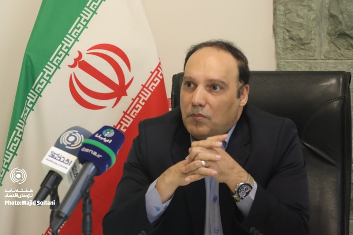 فرهاد حنیفی