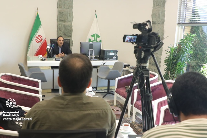 فرهاد حنیفی