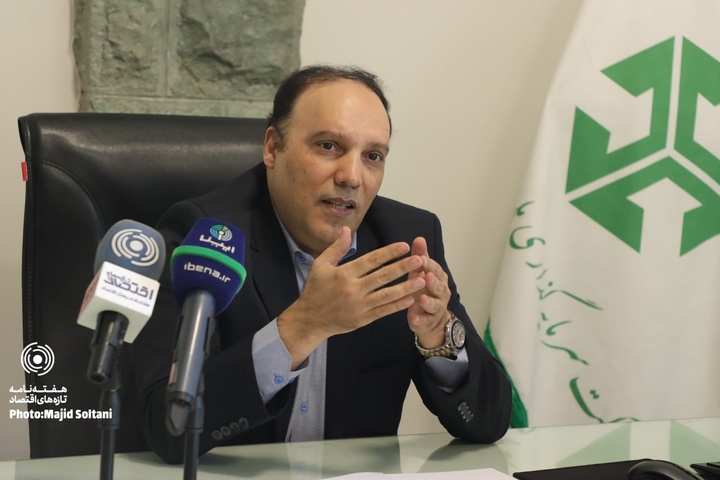 فرهاد حنیفی