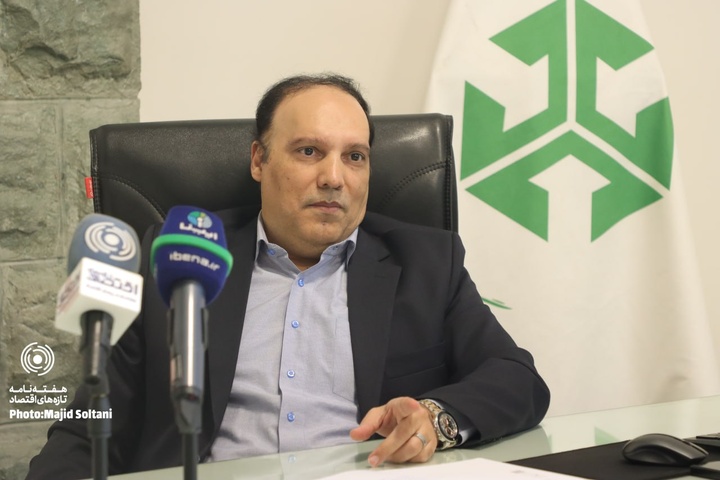 فرهاد حنیفی