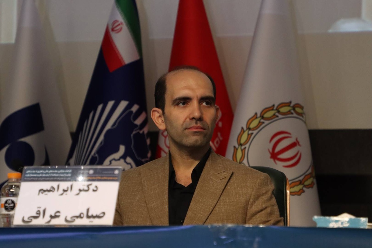 بازسازی اقتصادی نباید به سیاست‌های تجاری و ارزی خلل وارد کند
