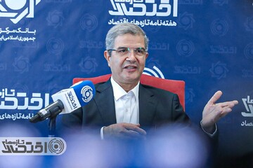 آلرژی دلار به تلاطم سیاسی