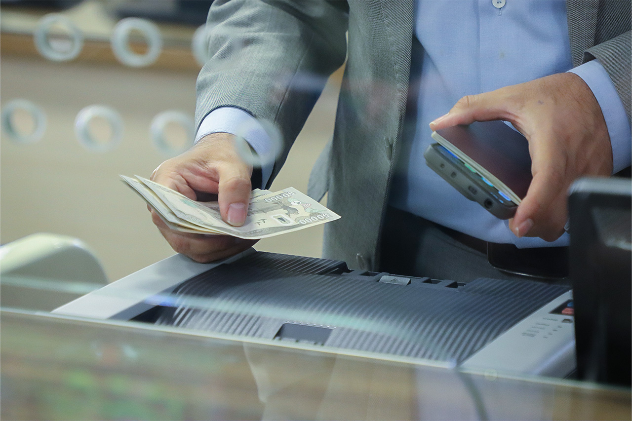 جزئیات فروش ارز اربعین در بانک‌ها
