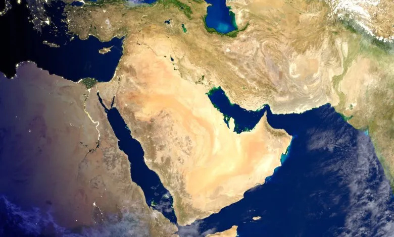 فشار دوگانه بر شریان‌های حیاتی انرژی جهان
