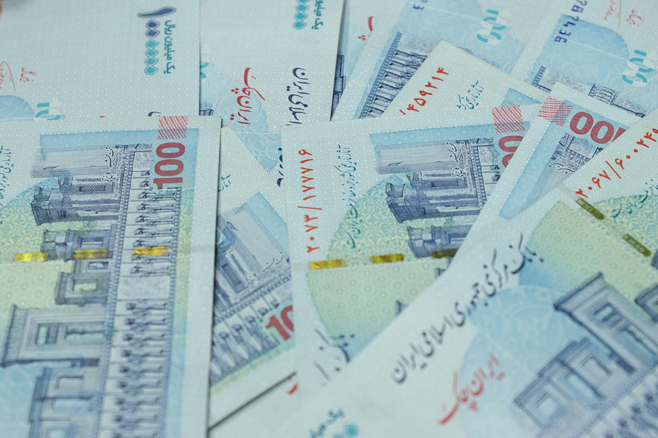 همگامی نرخ رشد حقوق کارکنان دولت و تورم