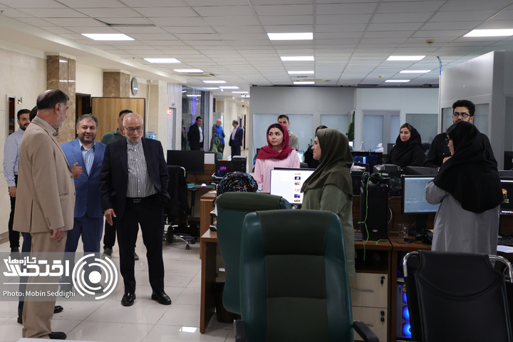 بازدید مرعشی و باهنر از هفته نامه تازه‌های اقتصاد