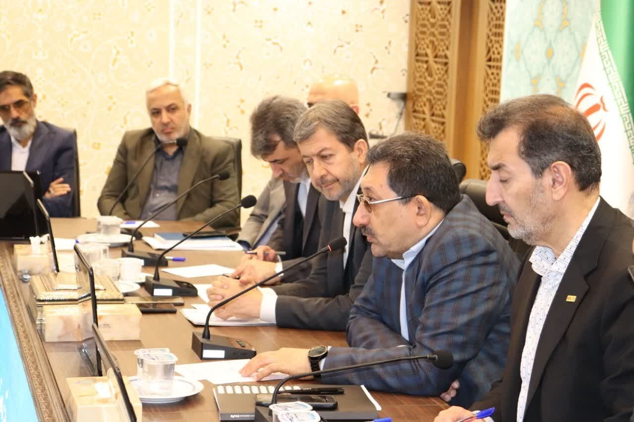 وزیر صمت: هیچ‌گونه کمبودی در تامین مواد اولیه پتروشیمی وجود ندارد