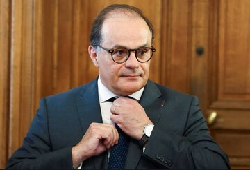 فرانسه زیر بار بدهی خفه می‌شود