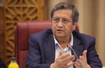 همتی: فروپاشی اقتصاد ایران توهم است