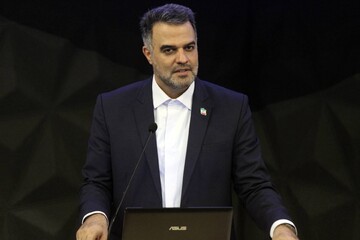 تشکیل پرونده برای معاون وزیر در رابطه با کارت‌های بازرگانی
